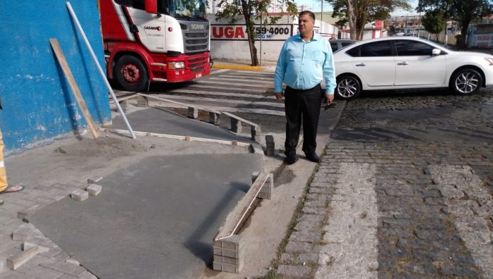 Novas calçadas recebem rampas de acessibilidade na área central