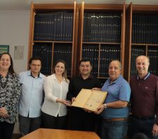 Prefeitura recebe acervo histórico do Diário de Suzano