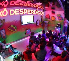 Caminhão do projeto Boa Energia volta com atividades para mais cinco escolas