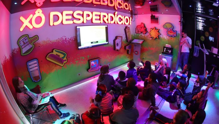 Caminhão do projeto Boa Energia volta com atividades para mais cinco escolas