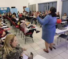Professores de Suzano participam de curso pedagógico sobre surdocegueira