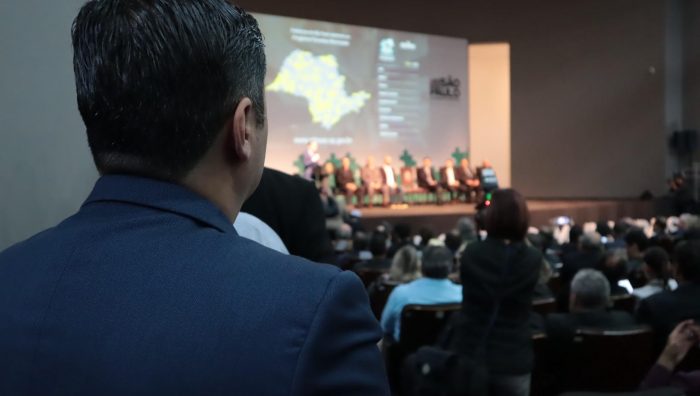 Prefeito de Suzano participa do evento de adesão do programa ‘Parcerias Municipais’