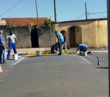 Reforço na sinalização de trânsito ocorre em três bairros de Suzano