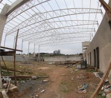 Instalação de estrutura para cobertura é concluída no Centro de Iniciação ao Esporte