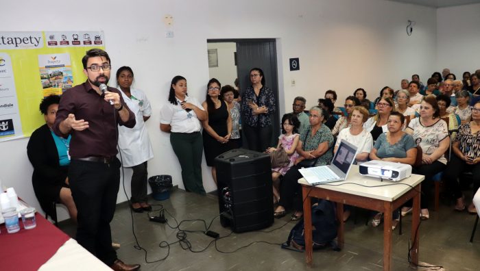 Evento orienta público idoso sobre saúde auditiva e qualidade do sono