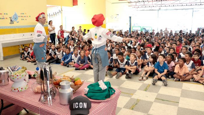 Espetáculo ‘Viver com Saúde’ beneficia 10 mil alunos de escolas municipais