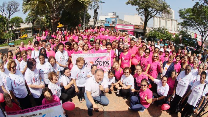 Caminhada reforça conscientização sobre saúde da mulher