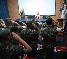 Saúde homenageia Tiro de Guerra pela participação no combate ao Aedes aegypti