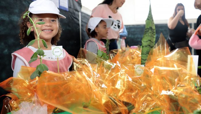 Alunos de escola do Jardim Margareth promovem feira de empreendedorismo