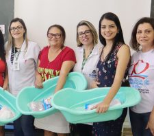Fundo Social entrega kits do projeto Cegonha da Solidariedade para gestantes