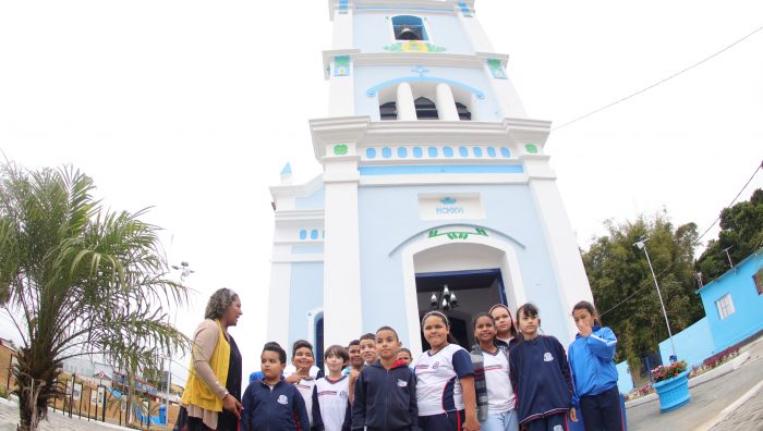 Alunos do projeto ‘Cidade da Gente’ visitam Igreja do Baruel