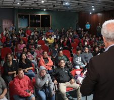 Palestra destaca importância da integração no trabalho