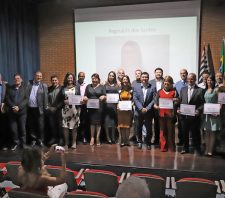 Conselheiros tutelares eleitos são diplomados em Suzano