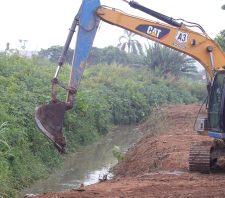 Ações de desassoreamento contam com reforço de nova máquina