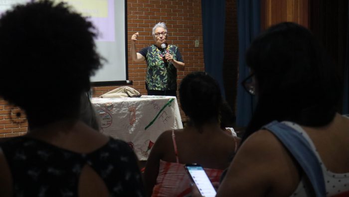 Promotoras Legais Populares recebem fundadora do curso
