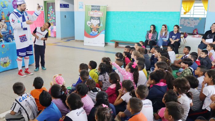 Rede municipal de ensino recebe teatro educativo gratuito