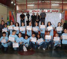 Proerd forma 120 alunos de escola da Casa Branca