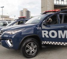 GCM de Suzano recebe novas viaturas, armas e equipamentos