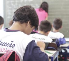 Mais de 700 alunos serão beneficiados com jornada estendida em 13 escolas municipais