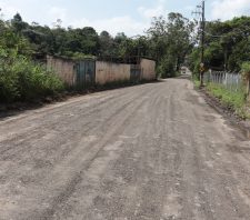 Estradas do Caulim e do Kisaki recebem serviços de manutenção no fim de semana