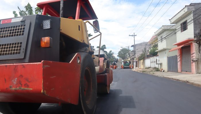 Prefeito de Suzano acompanha obras no bairro Cidade Edson