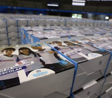 Prefeitura dá início às entregas de kits de uniforme escolar na Arena Suzano