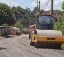 Estrada Portão do Honda recebe nivelamento e cascalhamento