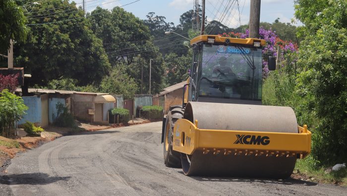 Estrada Portão do Honda recebe nivelamento e cascalhamento