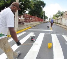 Cidade Edson recebe serviços de sinalização de trânsito