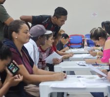 Famílias assinam contratos para 80 moradias em Palmeiras