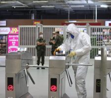 A pedido da prefeitura, Exército faz desinfecção do Terminal Norte e da estação de trem