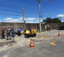 Lombadas são retiradas da avenida Jorge Bei Maluf