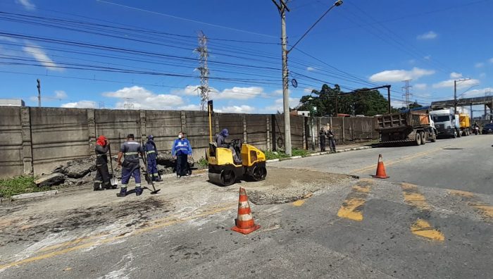 Lombadas são retiradas da avenida Jorge Bei Maluf