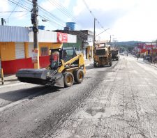 Avenida Miguel Badra começa a receber revitalização asfáltica
