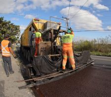 Revitalização asfáltica chega à avenida Katsutoshi Naito