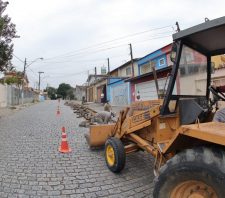 Jardim São Luiz e Jardim Nazareth recebem obras de manutenção viária