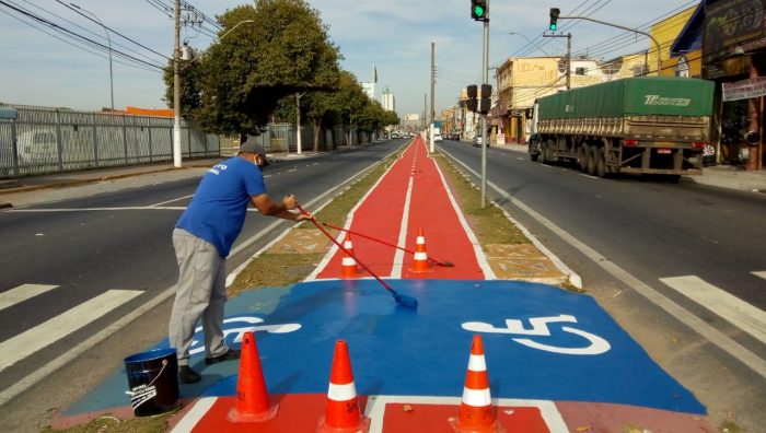Vias recebem reforço na sinalização de trânsito