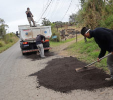 Trecho da estrada do Samuel começa a ser revitalizado