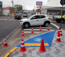 Rampas de acessibilidade são instaladas nas esquinas das ruas Baruel e Ipiranga