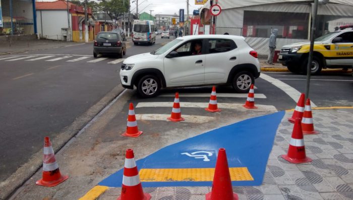 Rampas de acessibilidade são instaladas nas esquinas das ruas Baruel e Ipiranga