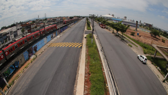Avenida Brasil recebe nova sinalização de trânsito