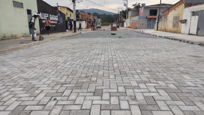 Prefeito vistoria obras na região sul de Suzano