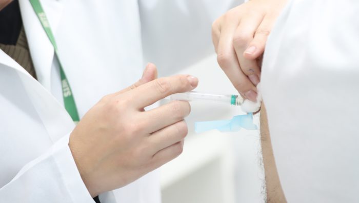Suzano vai receber 2,8 mil doses de vacina contra a Covid-19 até quarta-feira