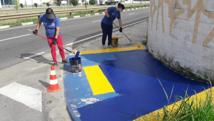 Secretaria de Transportes reforça pintura de vagas especiais e cria novas no centro