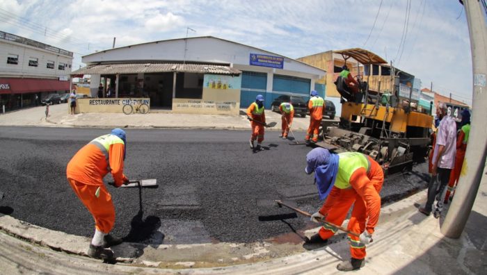 Rua do Jardim Suzanópolis recebe asfalto