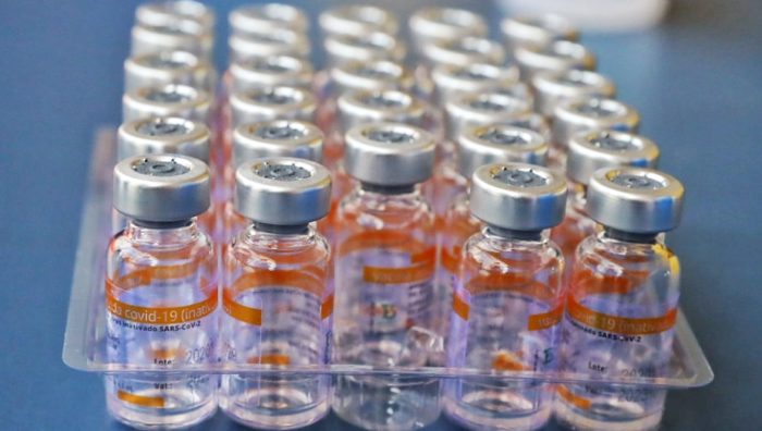 Aplicação da 2ª dose da CoronaVac chega a mil servidores em Suzano