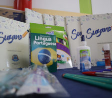 Secretaria de Educação dá início à entrega de kits de material escolar