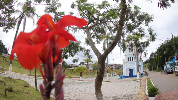 Praça do Baruel passa por ações de zeladoria