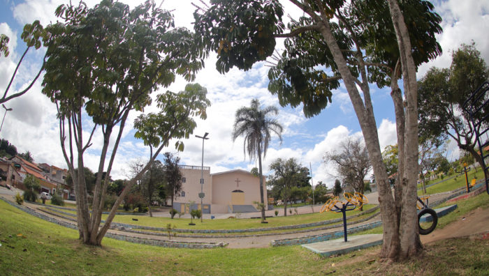 Viveiro Municipal reforça ações de zeladoria em praças de Suzano