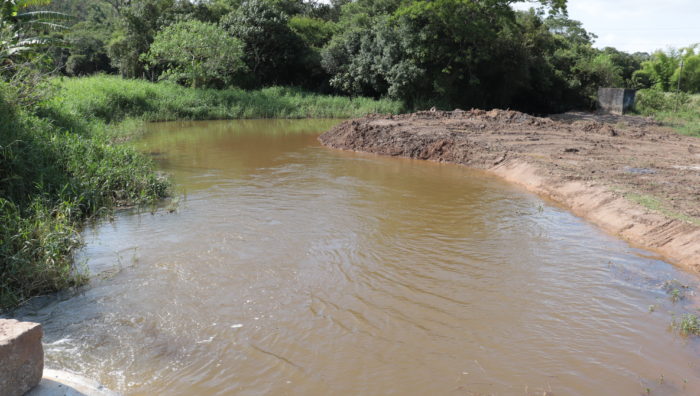 Suzano fecha parceria com Sabesp e DAEE para desassorear Taiaçupeba-Mirim